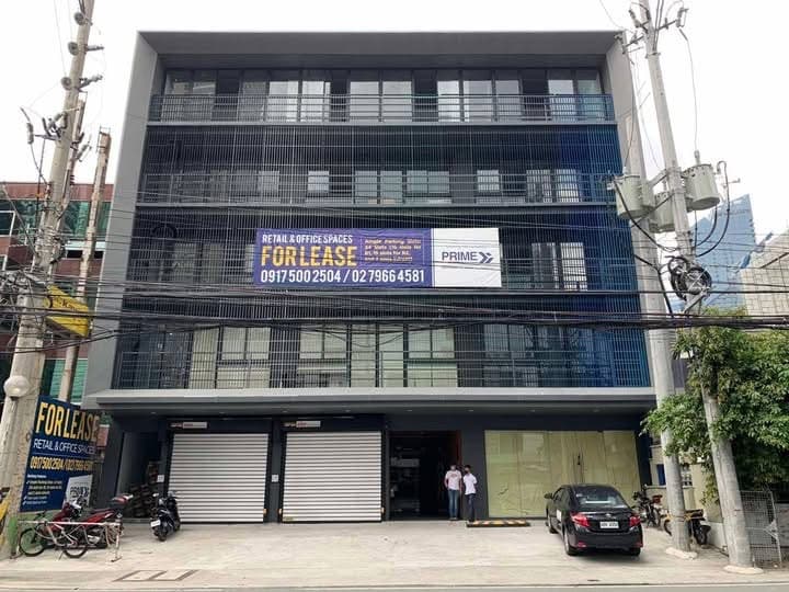 Urban Commercial Plaza